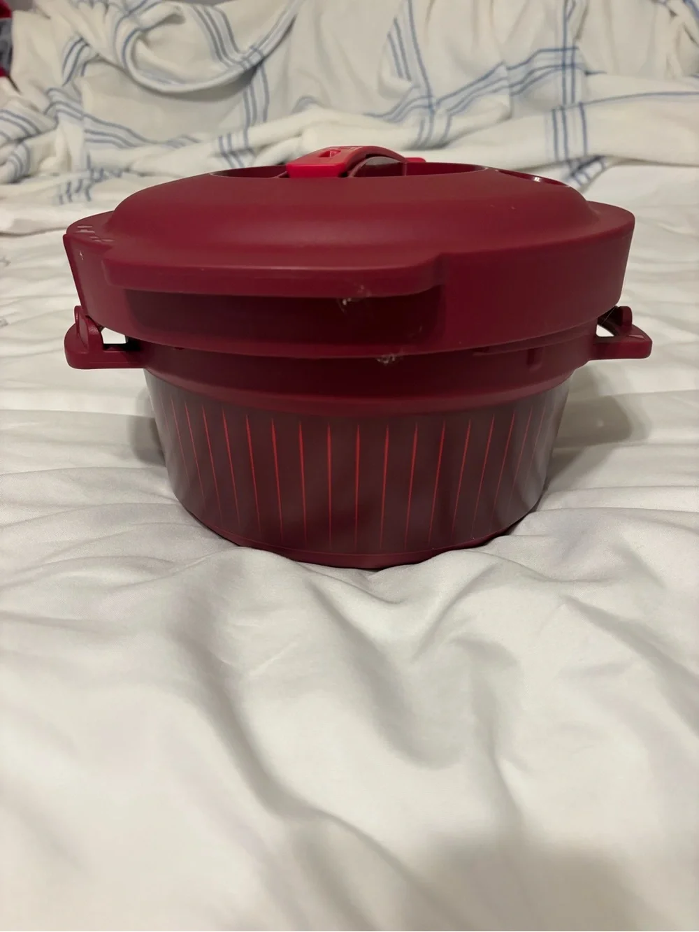 Tupperware Microwave Pressure Cooker Burgundy Complete w/ Manual 3 Qt MicroPro